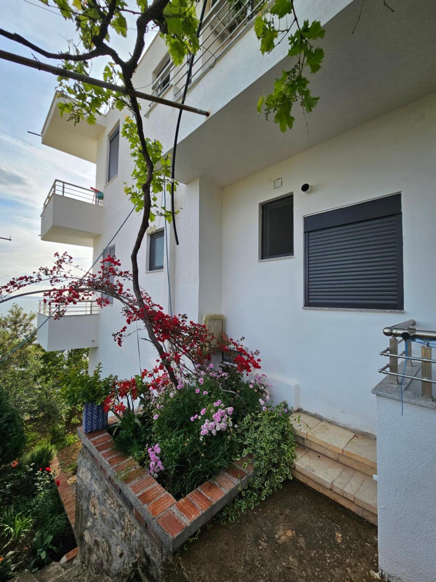 Nora'S Guesthouse Саранда Экстерьер фото