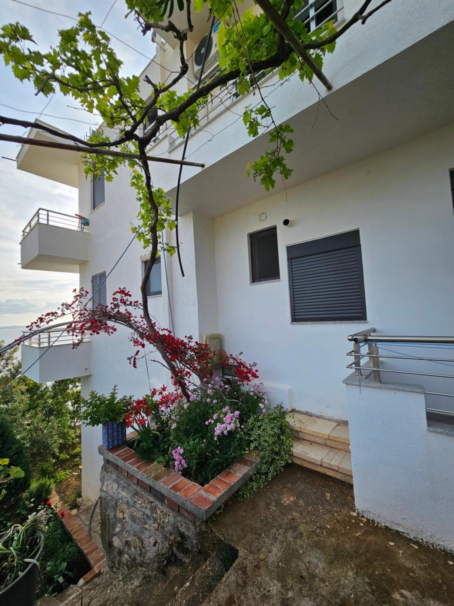 Nora'S Guesthouse Саранда Экстерьер фото