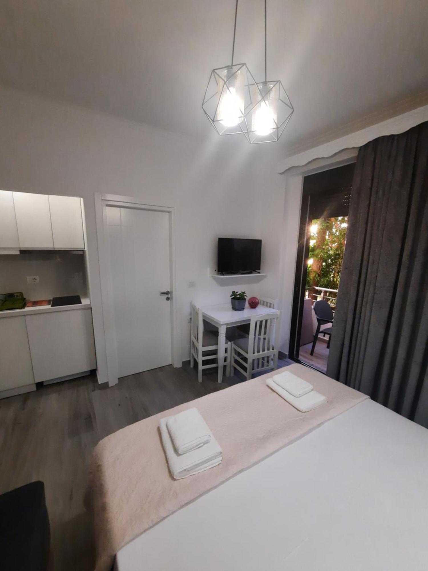Nora'S Guesthouse Саранда Экстерьер фото